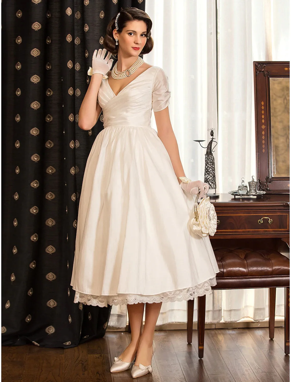 Luolandi Bridal Shower Vintage 1940s / 1950s Little White Dresses Wedding Dresses Tea Length A-Line Short Sleeve V Neck Satin With Lace
