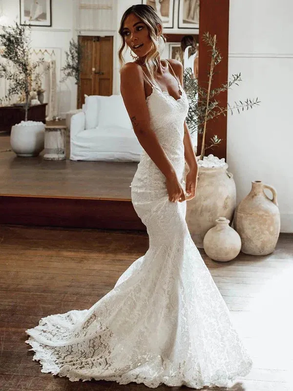 Luolandi Sheath/Column Lace V-neck Sleeveless Court Train Wedding Dresses Sexy